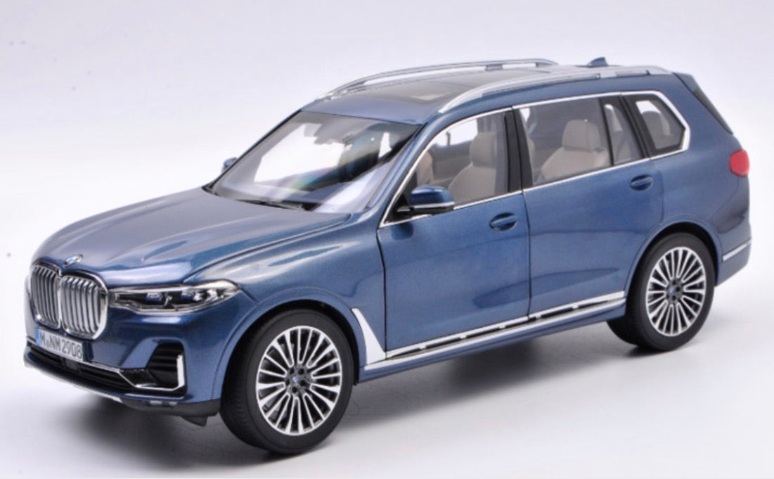 Dealer Edition 1:18 BMW X7 G07 Blue
