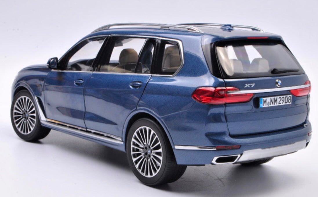 Dealer Edition 1:18 BMW X7 G07 Blue