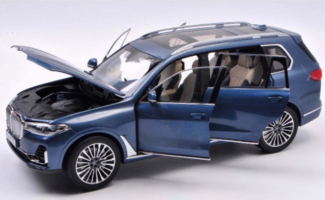 Dealer Edition 1:18 BMW X7 G07 Blue