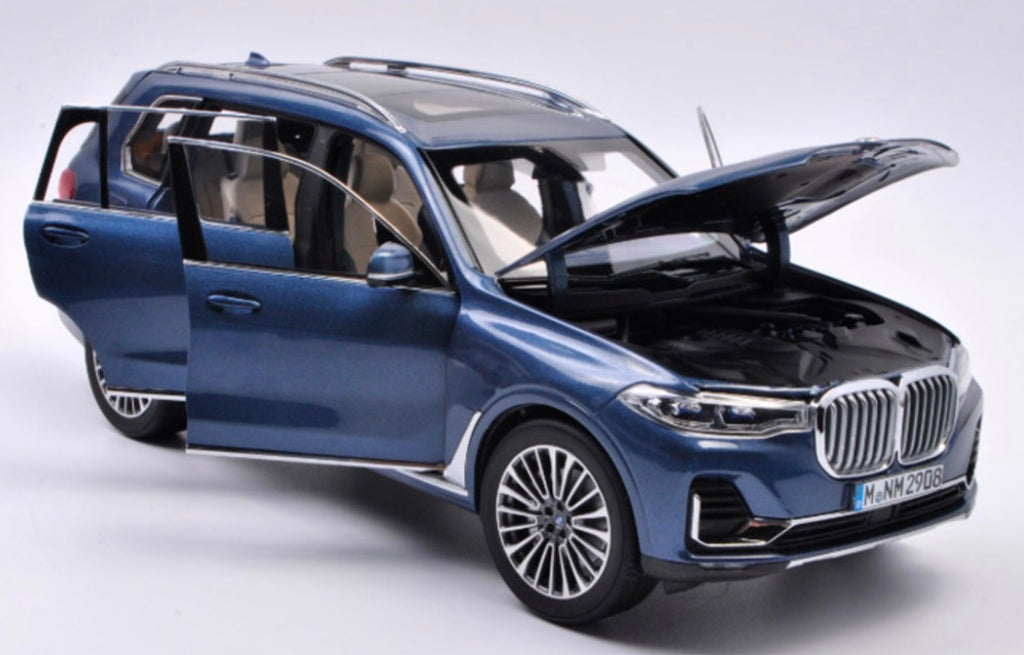 Dealer Edition 1:18 BMW X7 G07 Blue