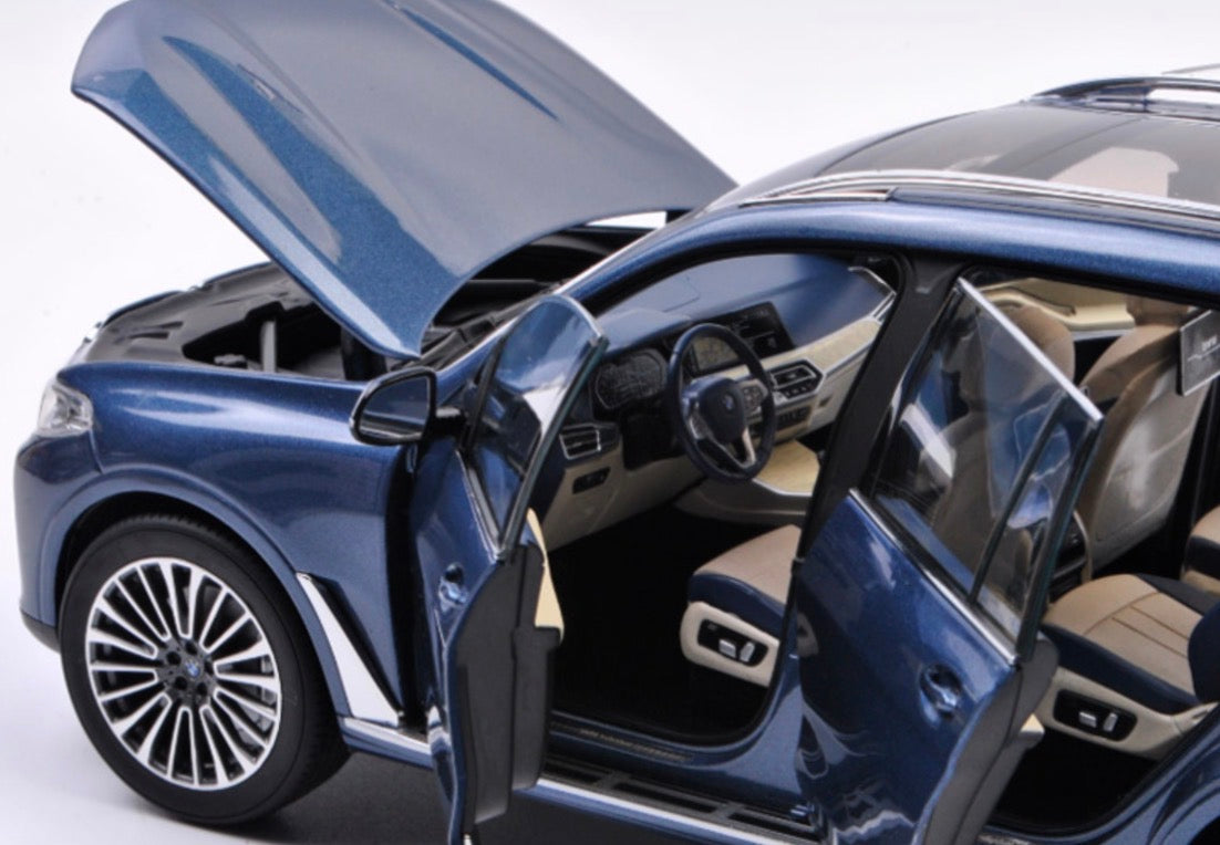 Dealer Edition 1:18 BMW X7 G07 Blue